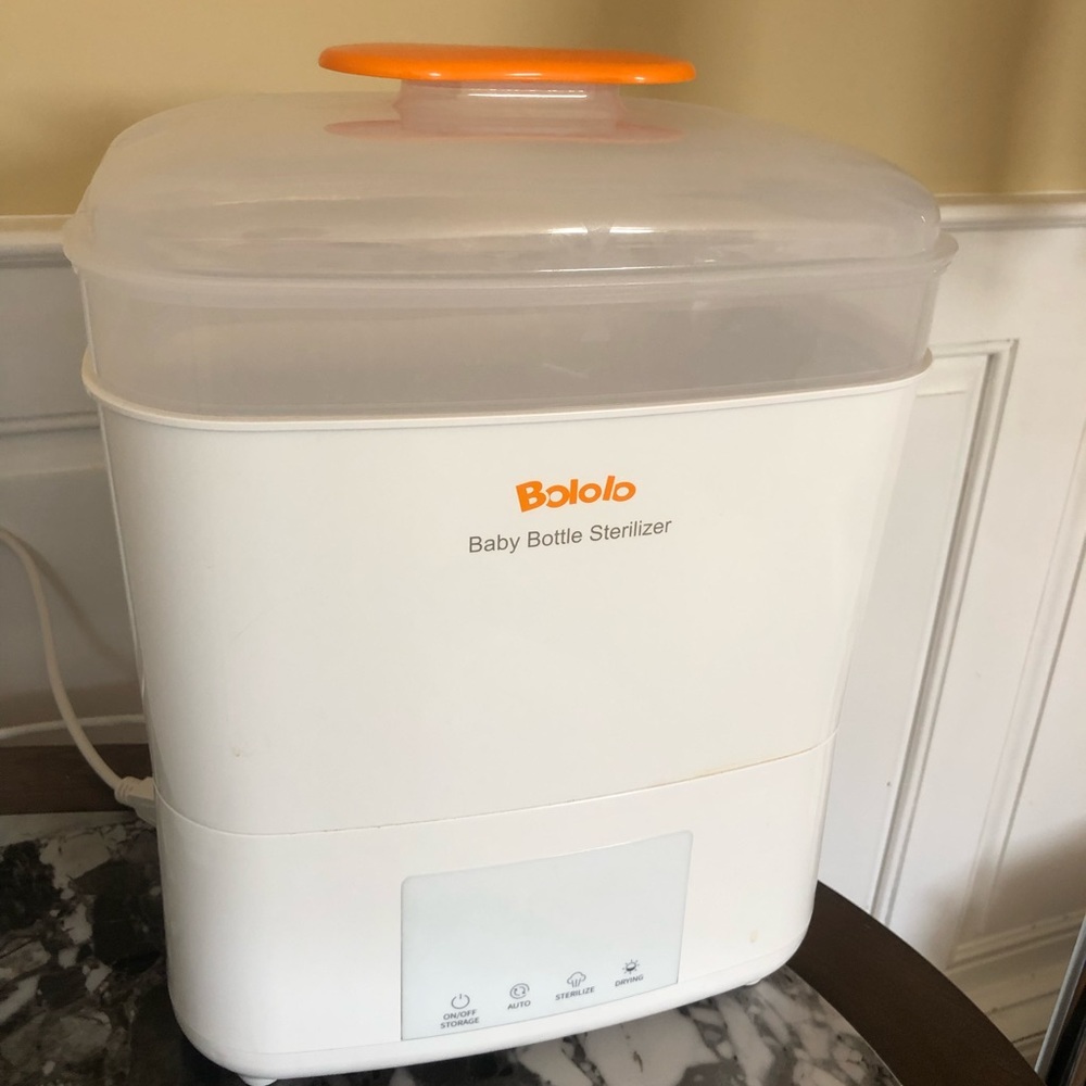 bololo baby bottle sterilizer, super new
